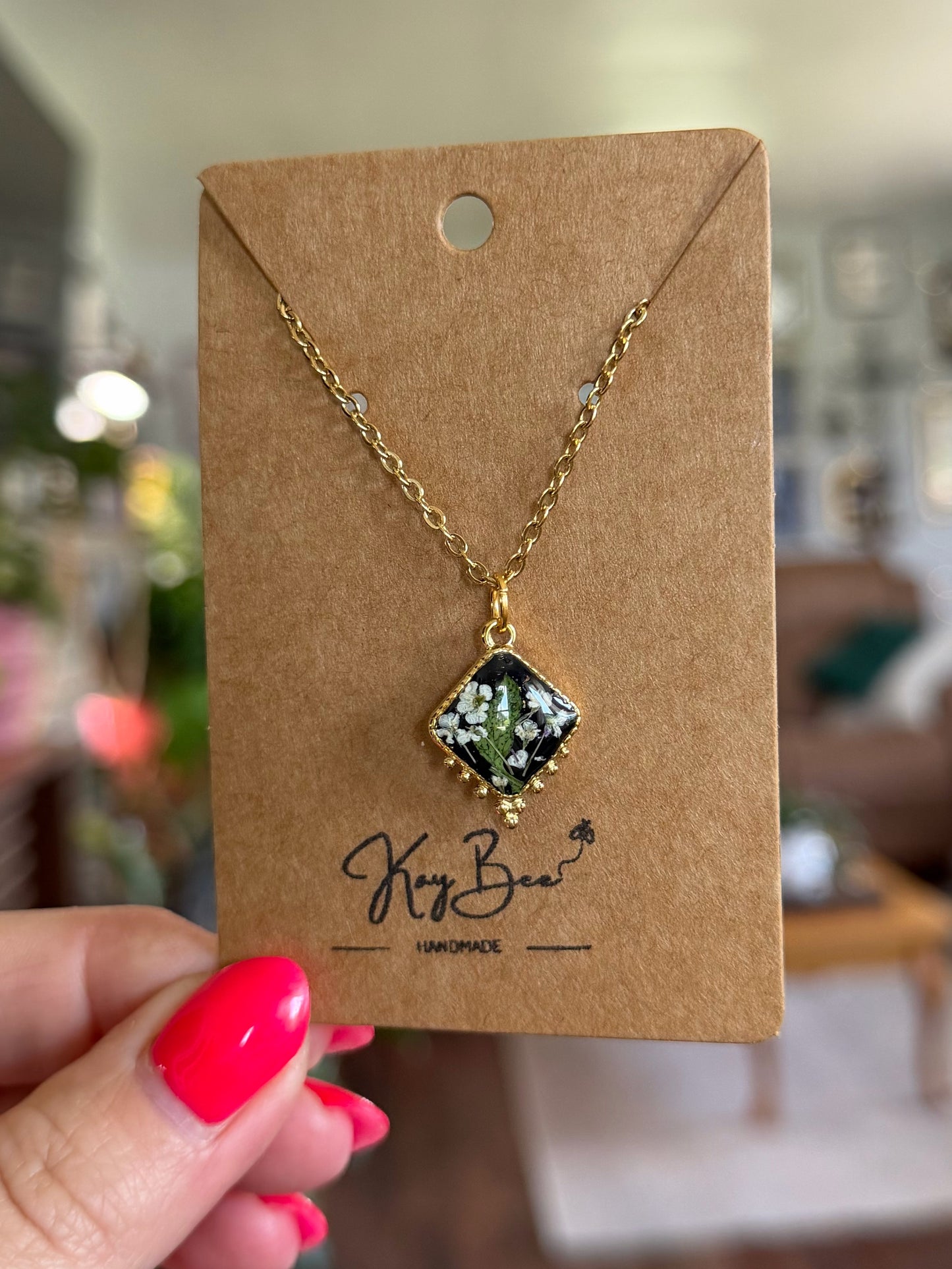 Beaded Diamond White Flower Necklace