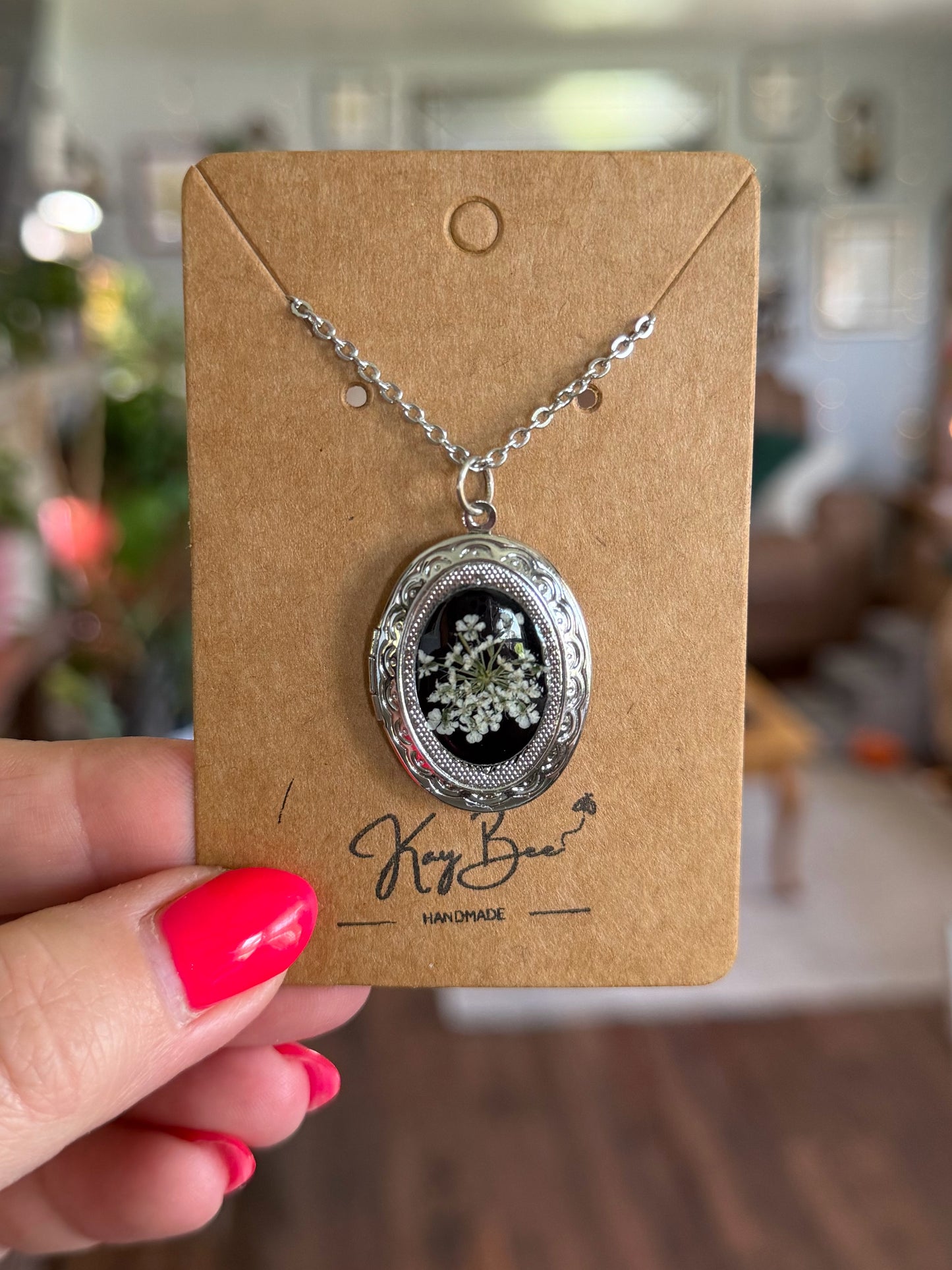Queen Anne’s Lace Locket Necklace
