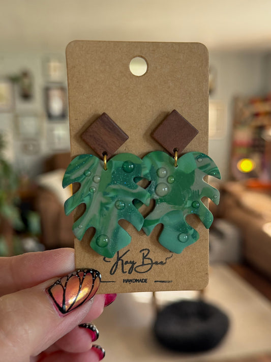 Monstera Leaves