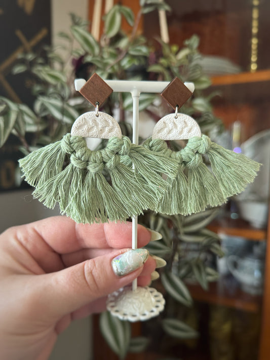 Green Leafy Macrame