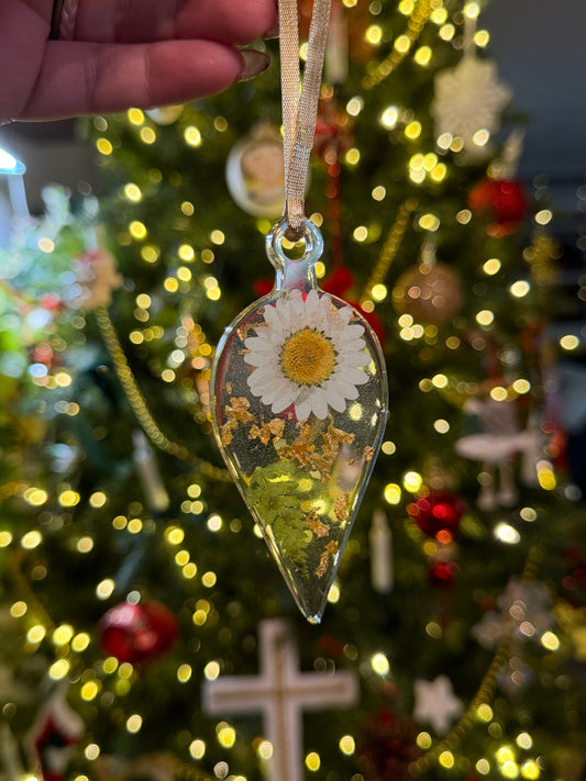 Daisy and Fern Ornament